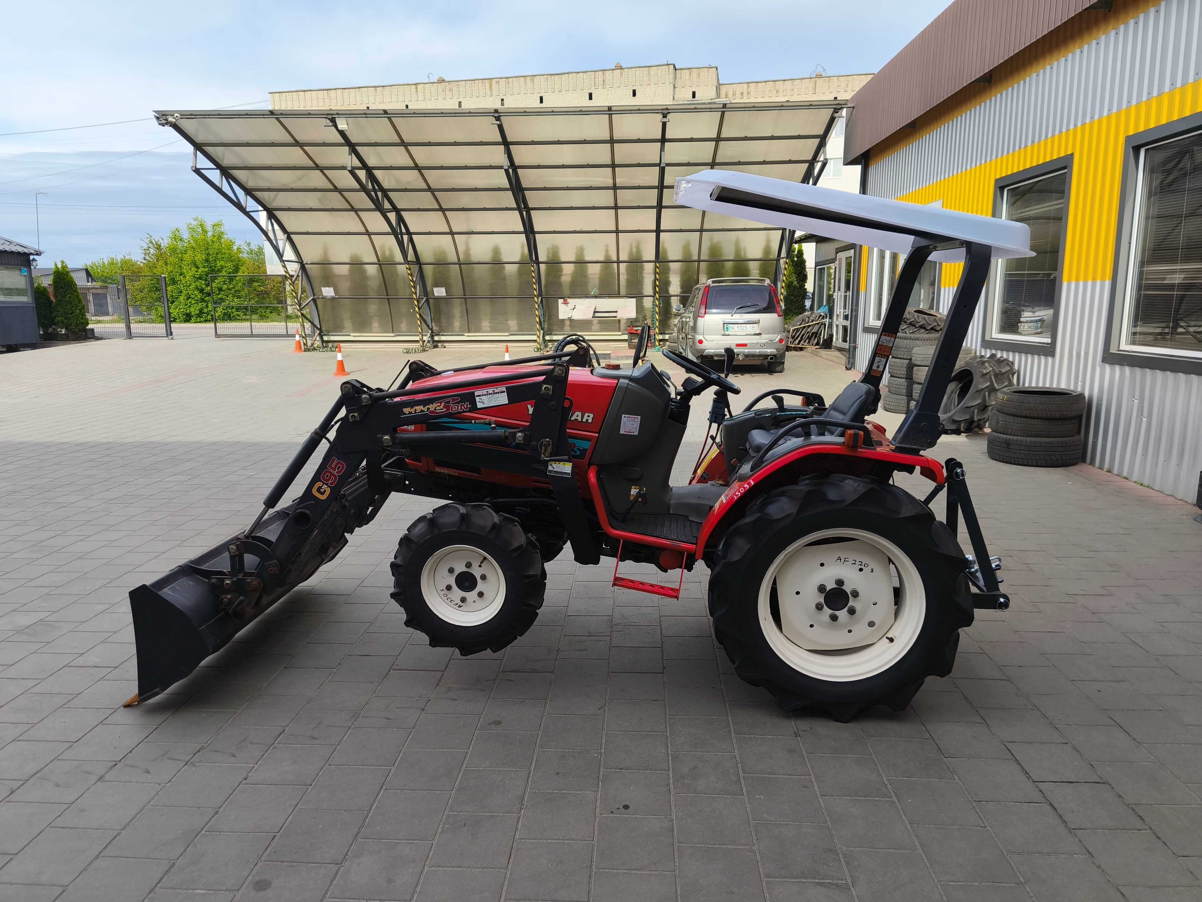 Японський мінітрактор Янмар Yanmar Af 220 front loaders