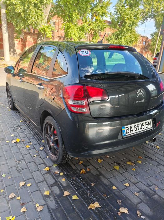 Продається Citroën C3, 2011 рік, чорний колір, надійний та економний.
