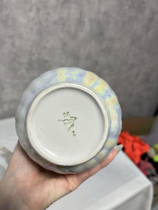 Вінтажна цукорниця та чайник з блюдцями