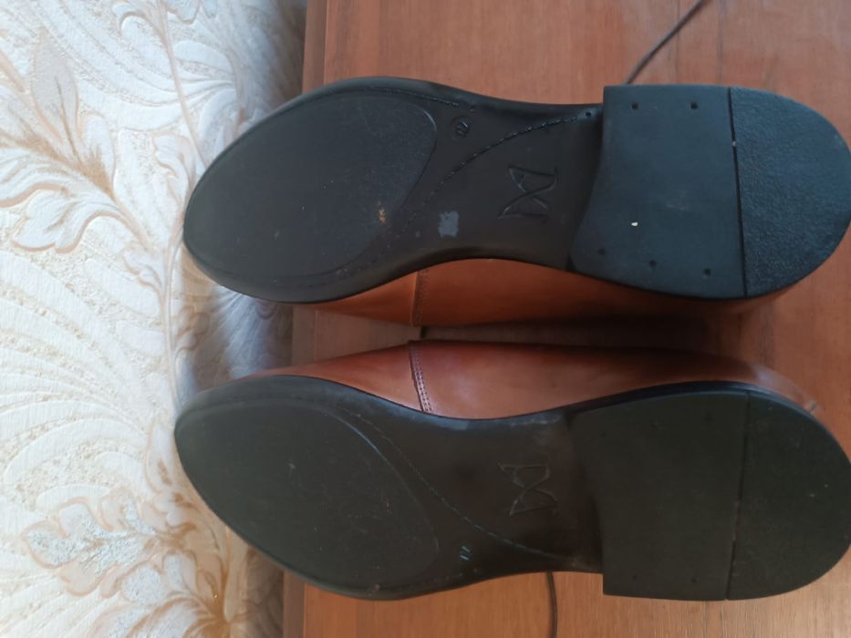 Чоловічі шкіряні туфлі