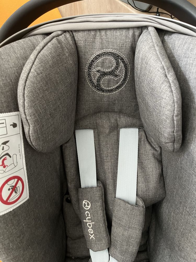 Cybex Cloud Z i-size+ z bazą obrotową