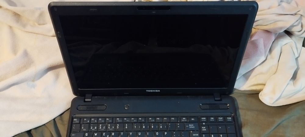 Vendo PC Toshiba com Windows 11