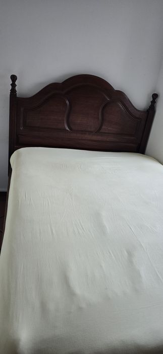 Cama de casal com colchão