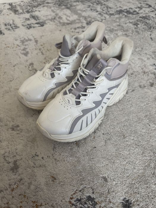 Жіночі зимові кросівки 36 розміру