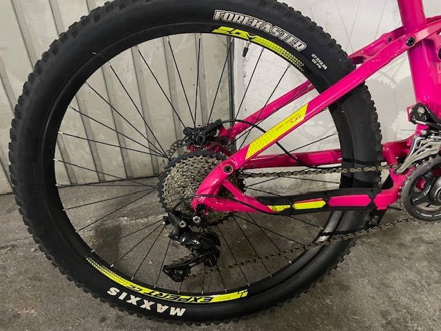 Bicicleta btt suspençao total Mérida