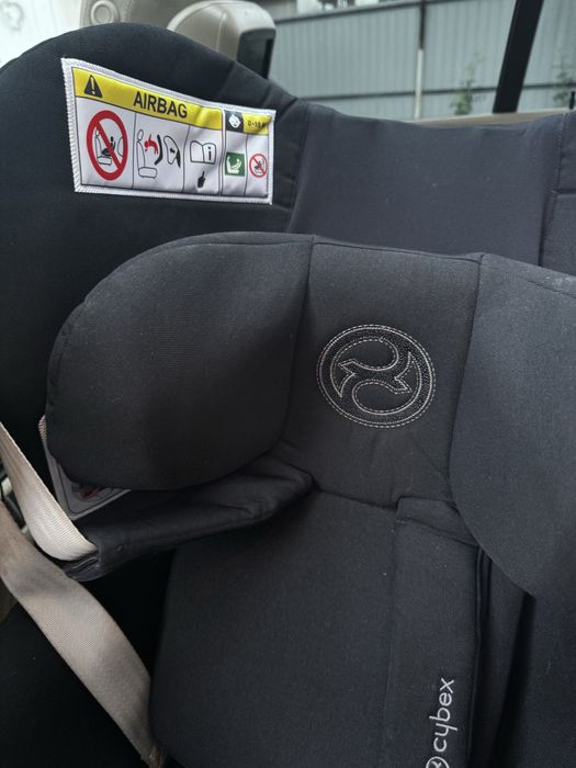 Fotelik cybex sirona zi  plus  zintegrowany  z obrotowa baza 0-18 kg