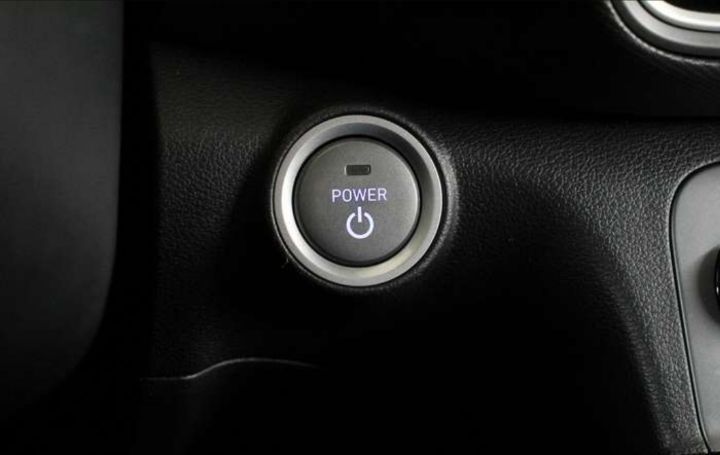 У продажу свіжо пригнане авто
