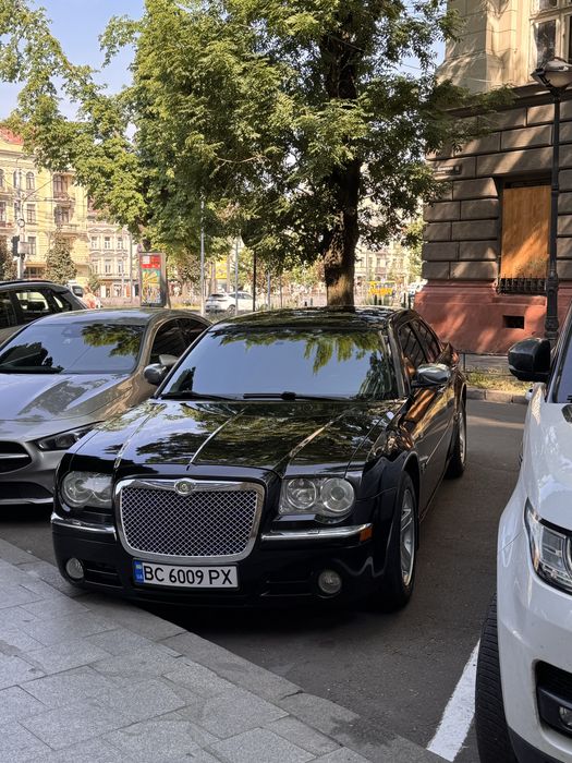 Chrysler 300с 2.7 в чудовому стані !