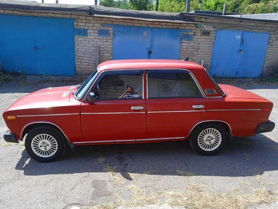 ВАЗ 2103 імпортний варіант підвищеної комфортності