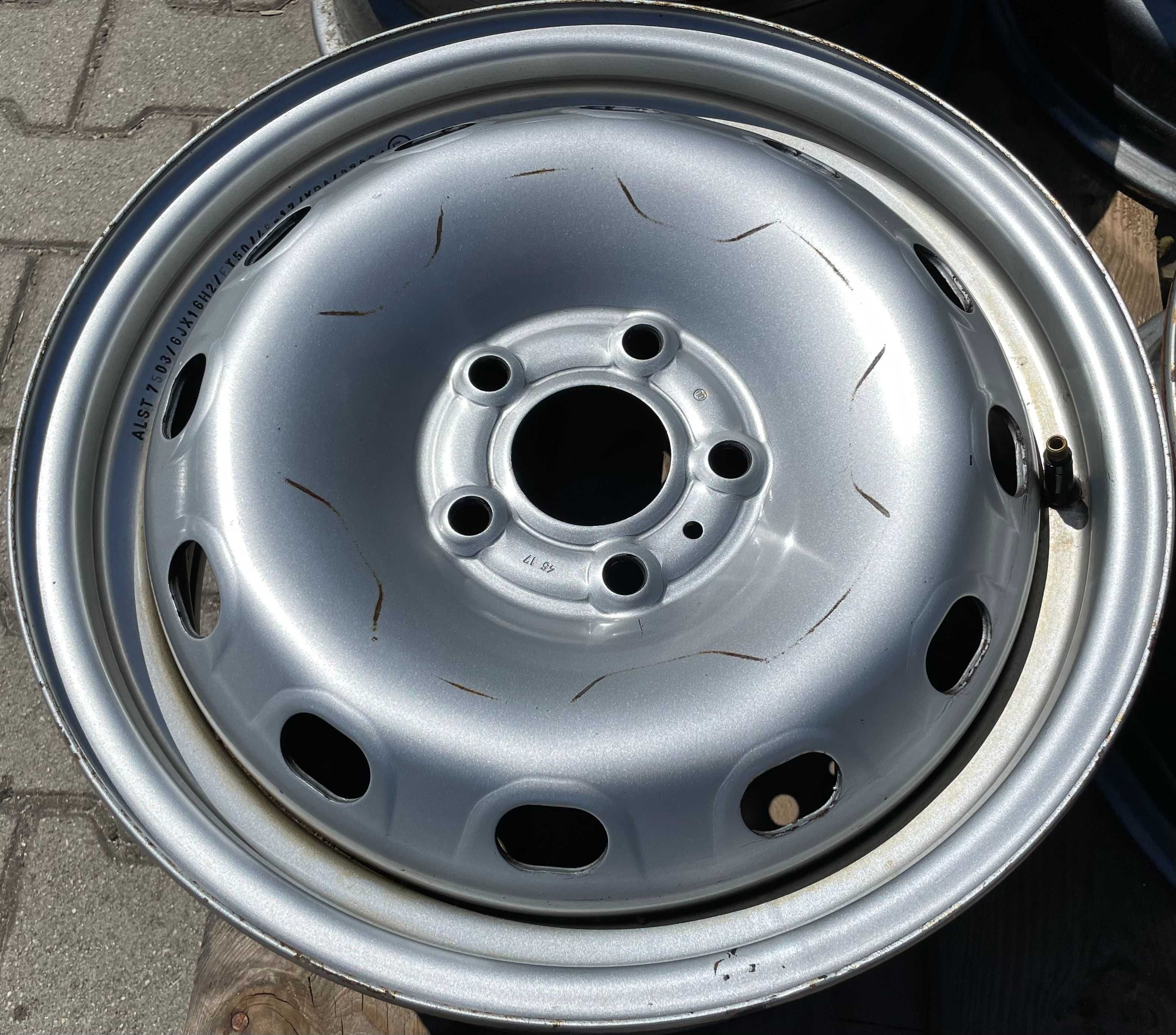 Felgi stalowe 16 cali 5x114.3 Trafic 3 Vivaro B Talento Nissan NC300