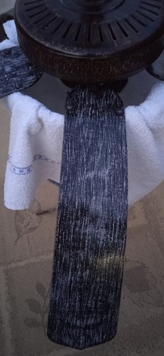 Ventoinha de teto com 4 luzes