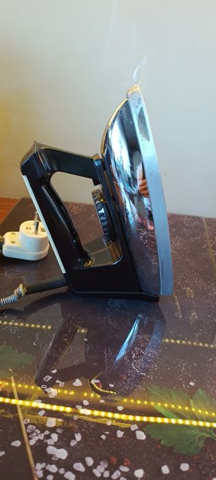 Stare żelazko z PRL-U Dezamet.