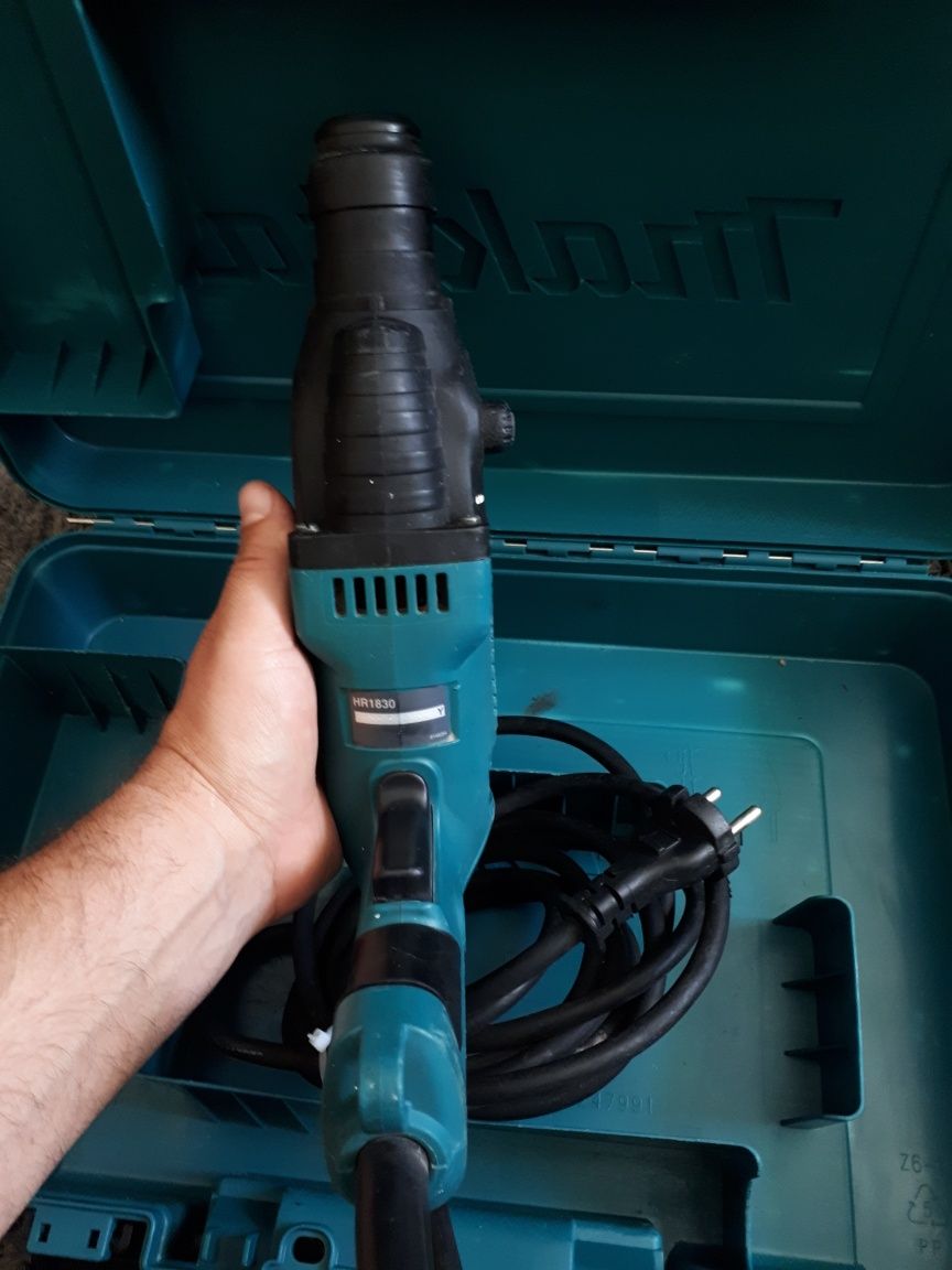 Makita hr1830 перфоратор з Європи.Макіта hr2410