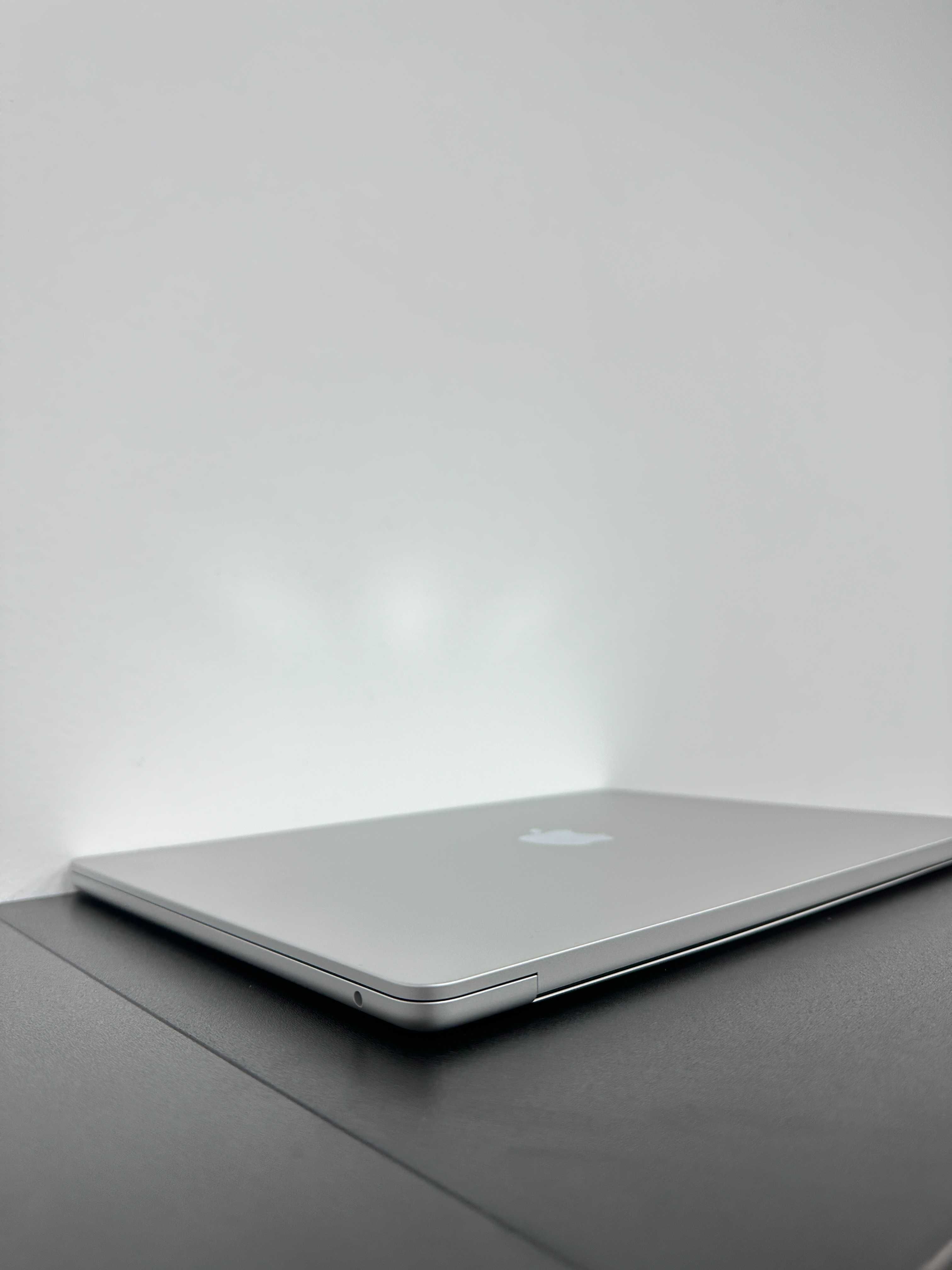 Macbook Air 15 2023 (M2/8gb/256 ssd)