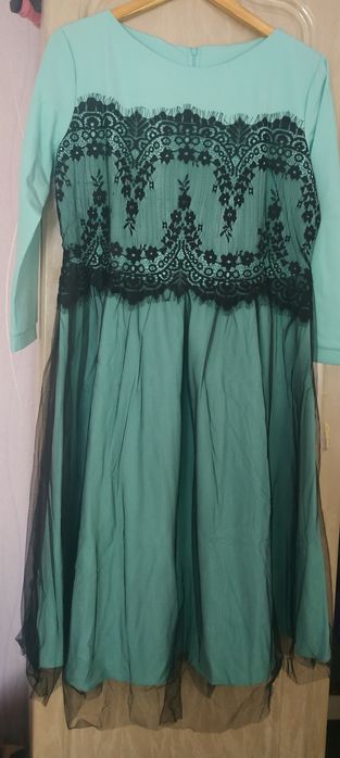 Гарне нарядне плаття. Нове.
