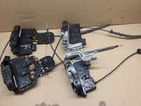 KIA VENGA 5D 09-14 1.4 CRDI ZAMEK DRZWI PRAWY PRZÓD  81310-1P000