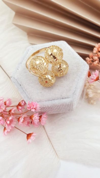 PROMOCJA !!! Piękny złoty pierścionek z ażurowymi kulkami