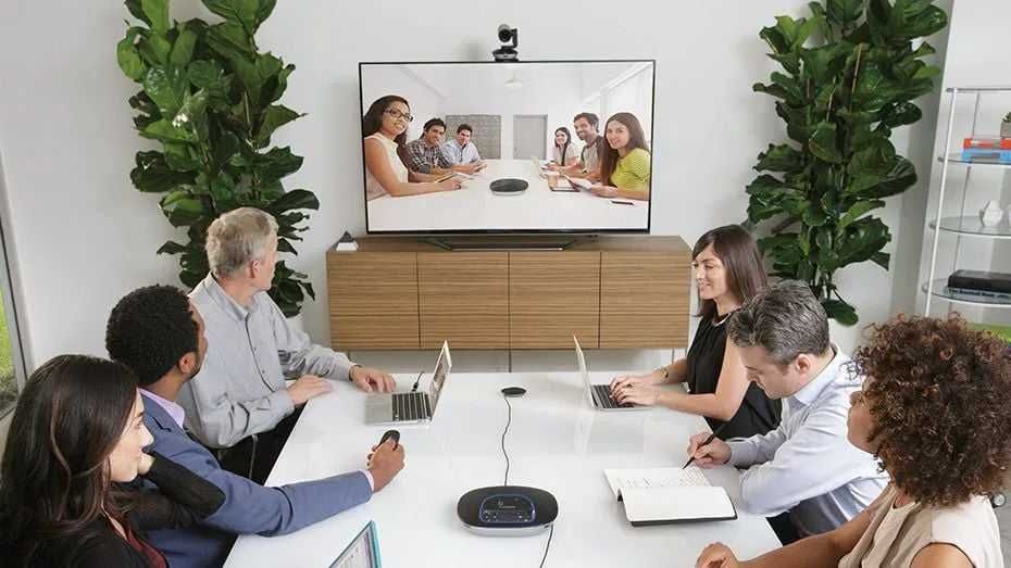 Система відеоконференцзв'язку Logitech Group