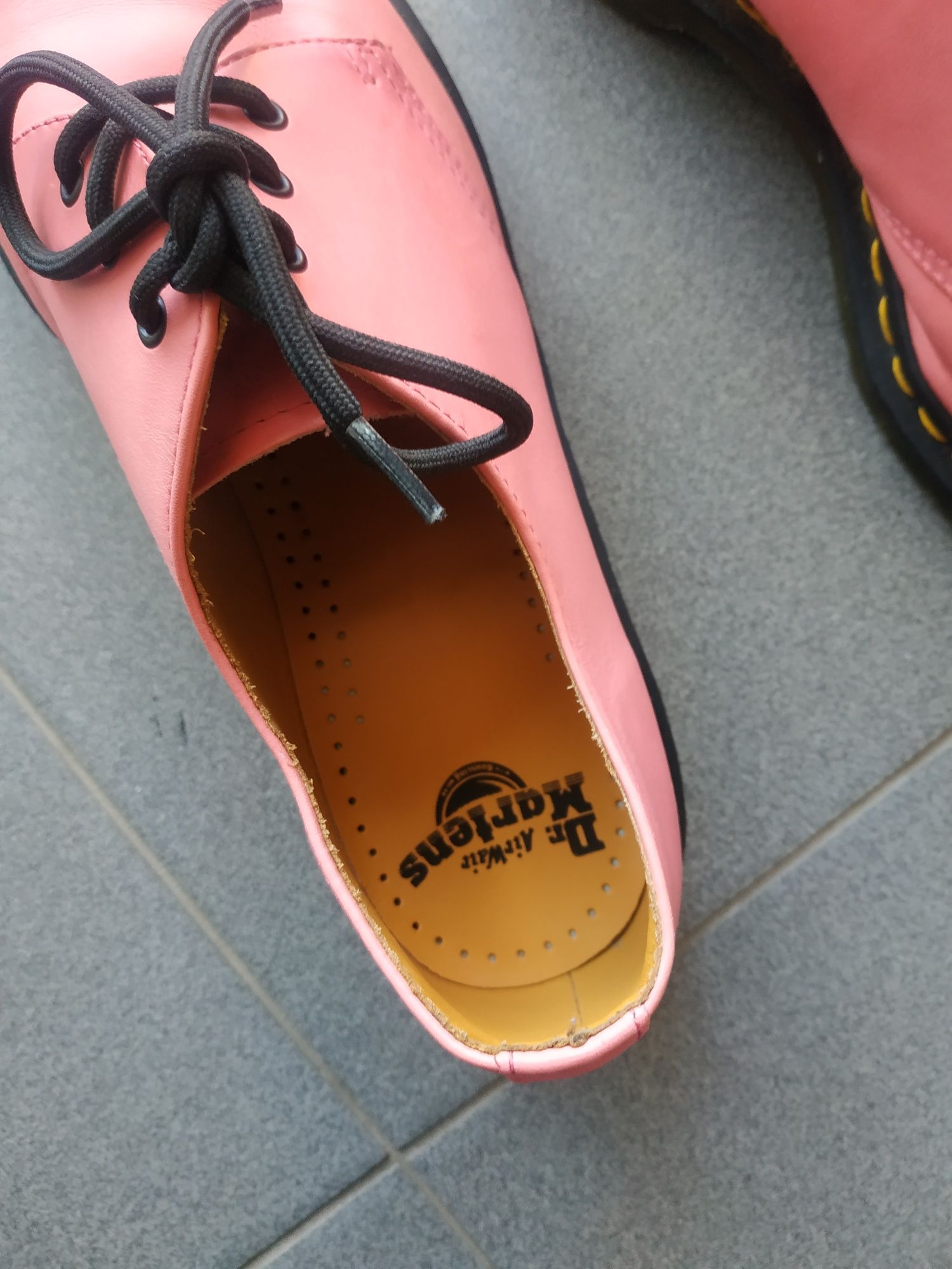 Рожеві туфлі мартенси  Dr.martens