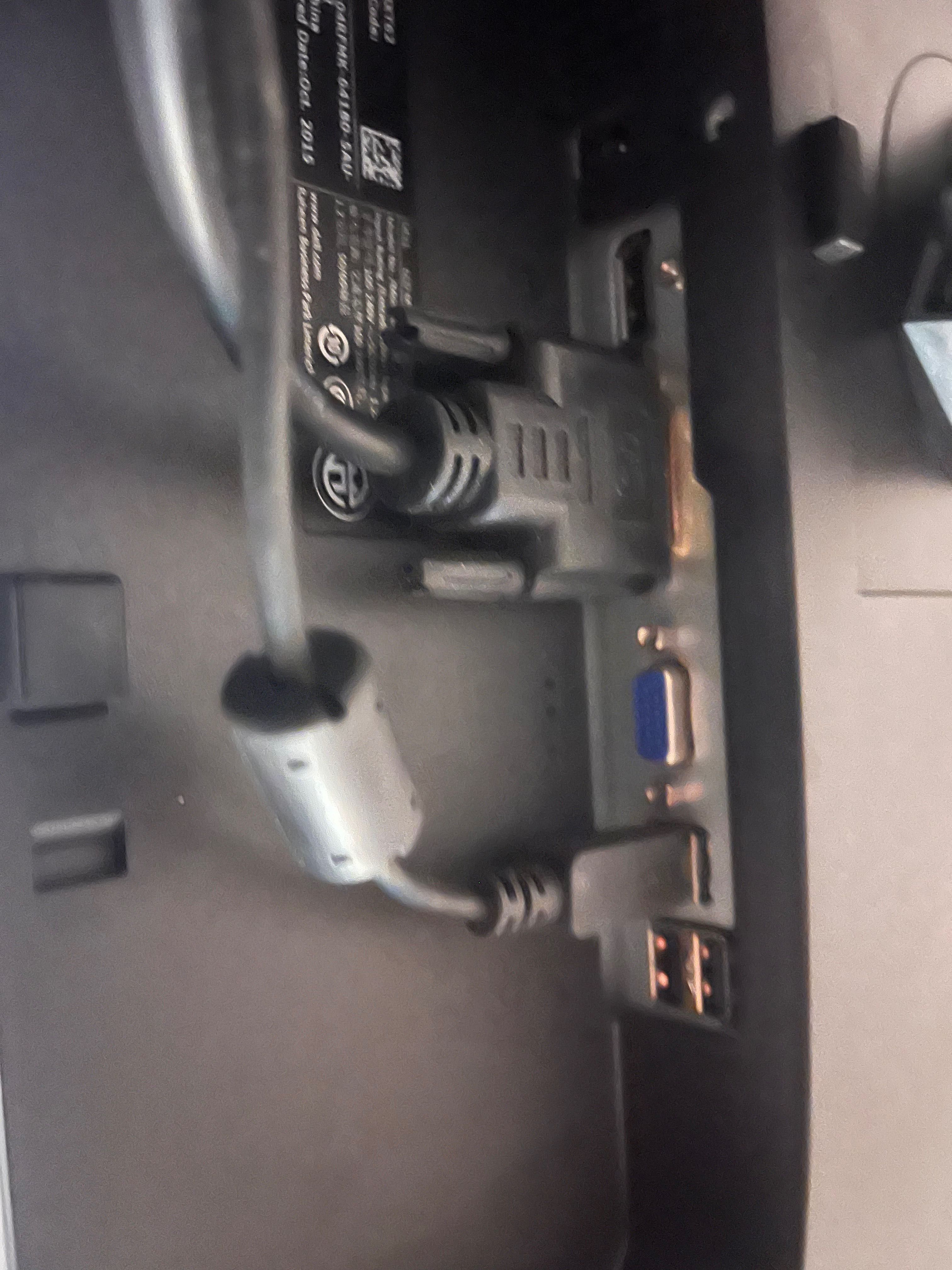 Monitor Dell 24 w bardzo dobrym stanie