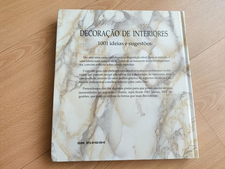 Vendo livro "Decoração de interiores"