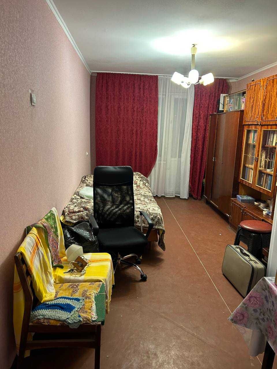 Продаж 3 кімнатної квартири  Київ , пр. Василя Порика, 14 від власника
