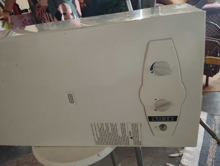 Vendo Esquentador.