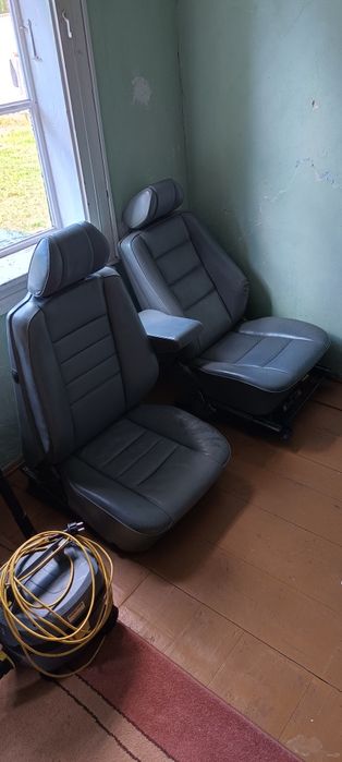 Fotele Mercedes C126 SEC