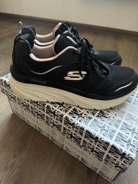 Жіночі кросівки Skechers D’lux-walker розмір 39