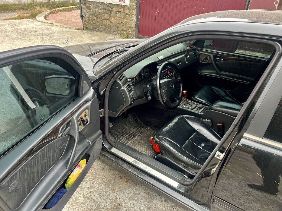 Mercedes Benz e-class 430 w210