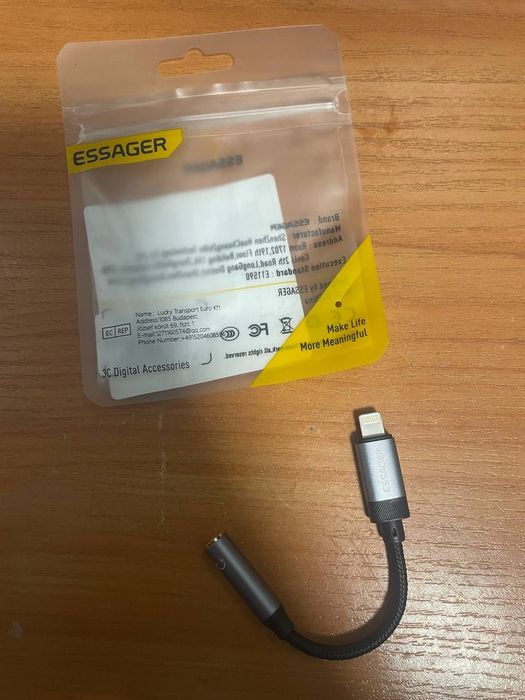 Перехідник для навушників айфон