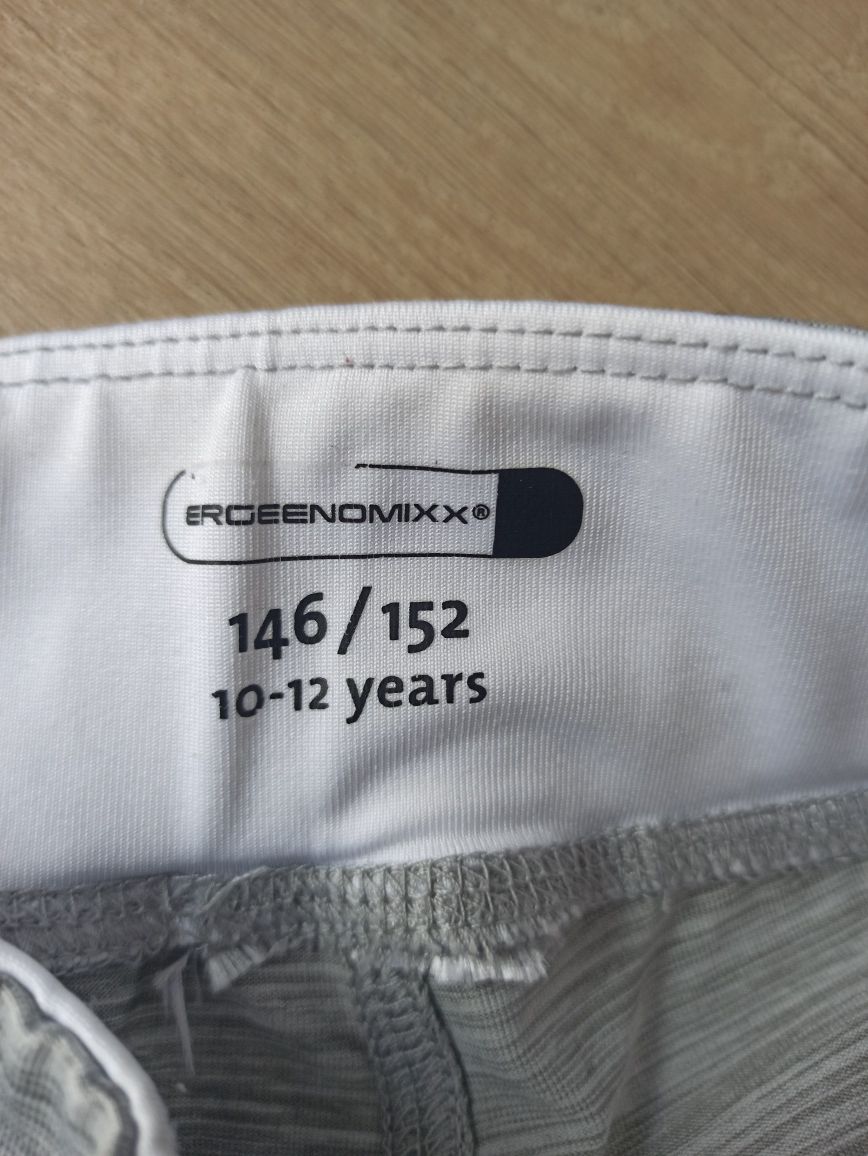 Legginsy sportowe akrobatyka