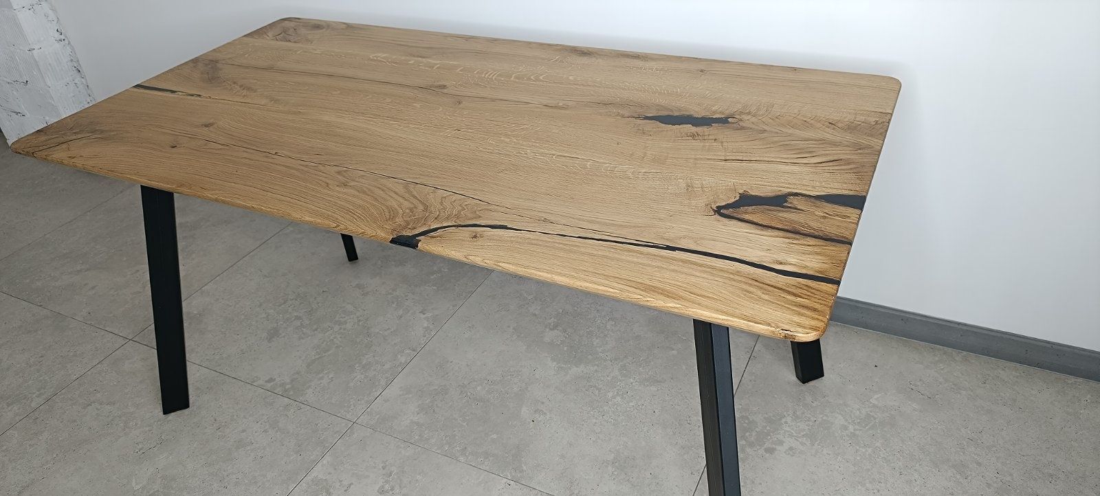 Кухонний стіл в стилі лофт