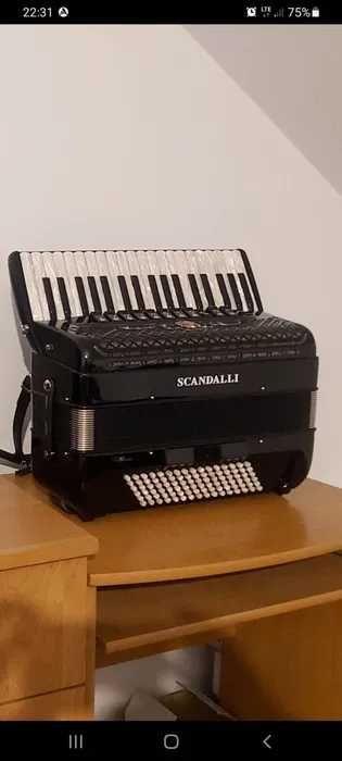 Akordeon Scandalli 4 chóry 96b