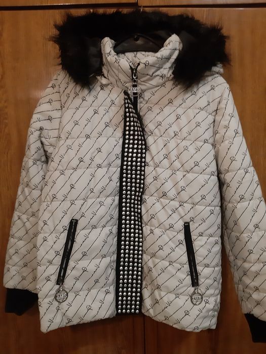 Продам женские куртки,пальто осень,зима