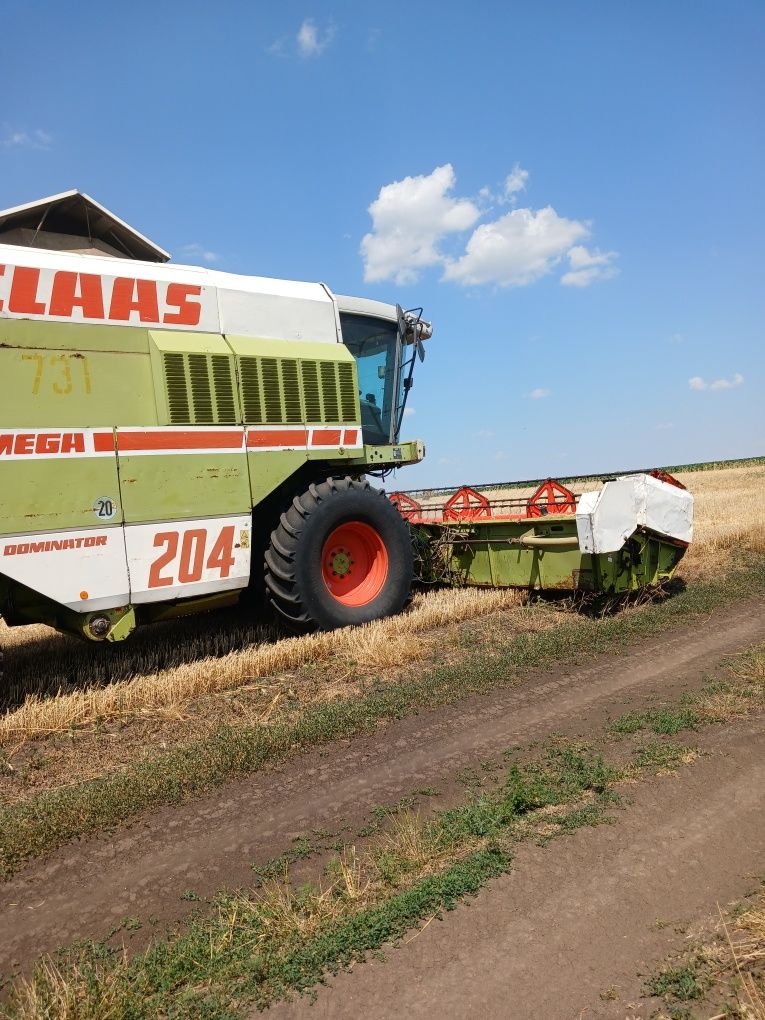 Комбайн Claas Mega 204