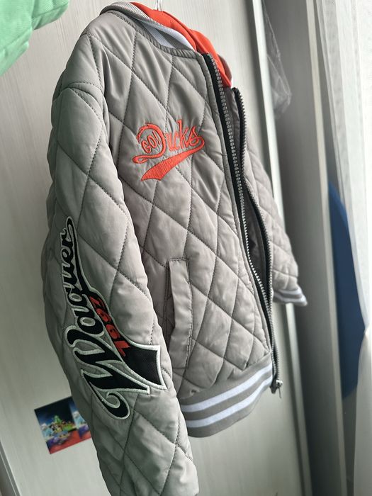 Куртка осінь весна