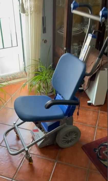 Cadeira Elevador de Escadas a Bateria