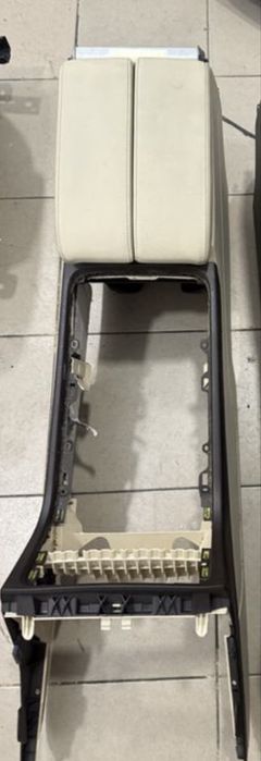 Підлокотник touareg nf fl