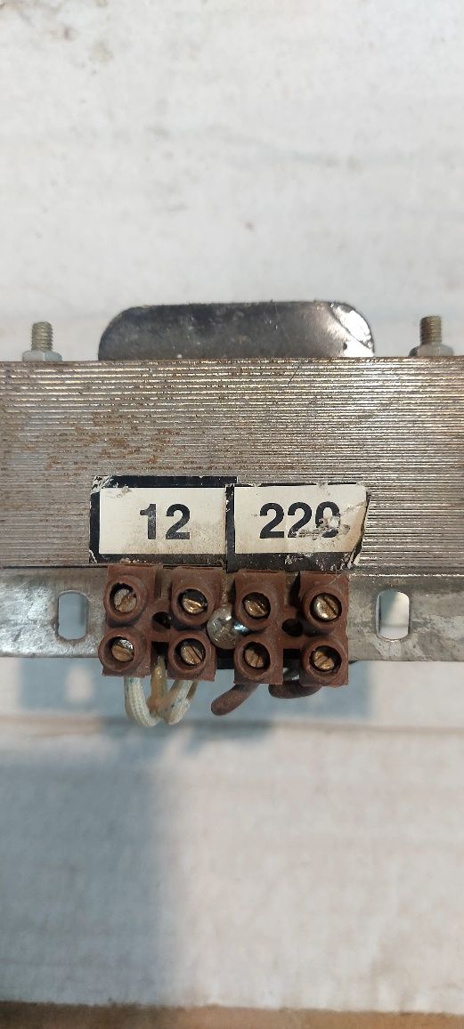 Трансформатор 12 220в
