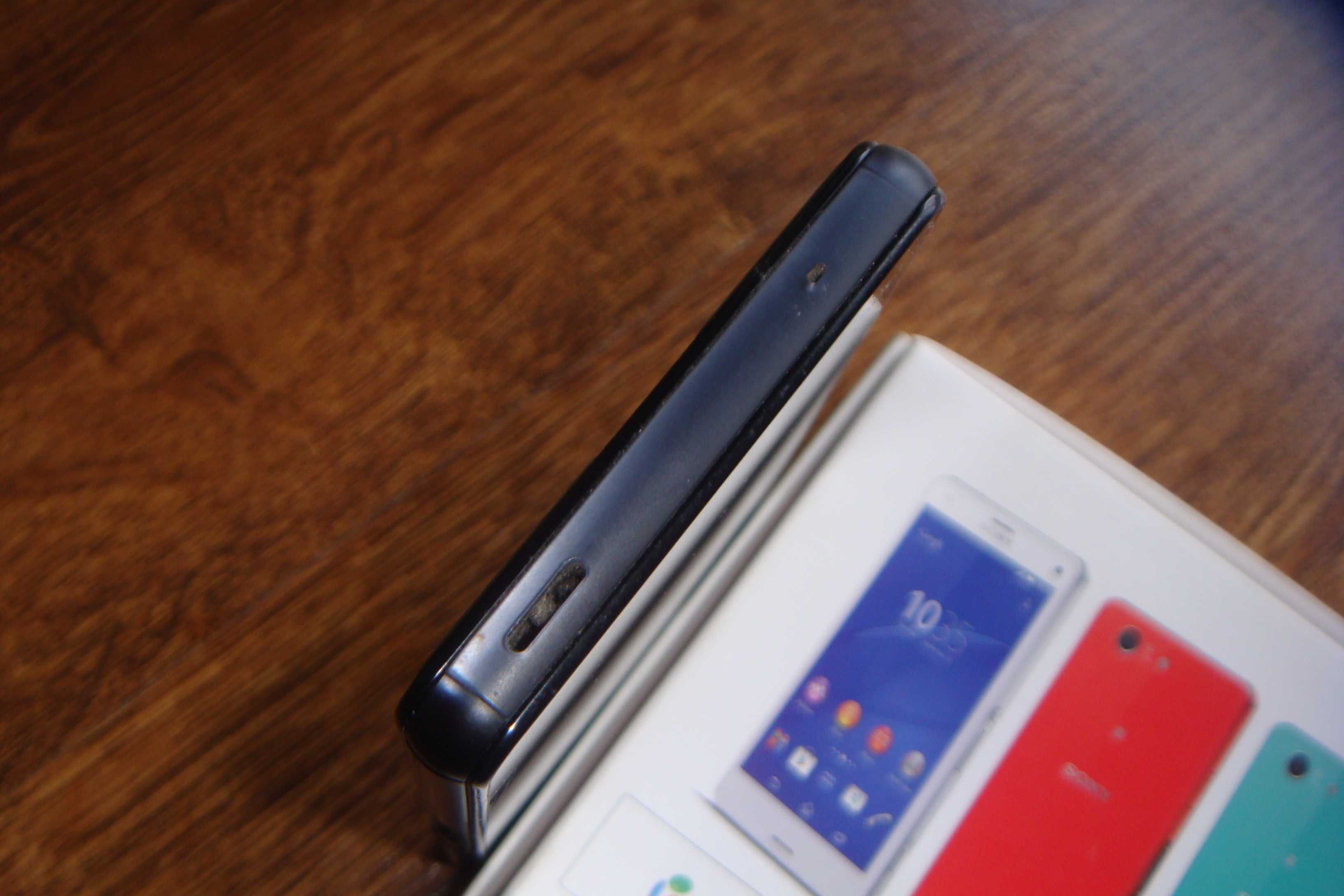 Sony XPERIA Z3 Compact i dodatki