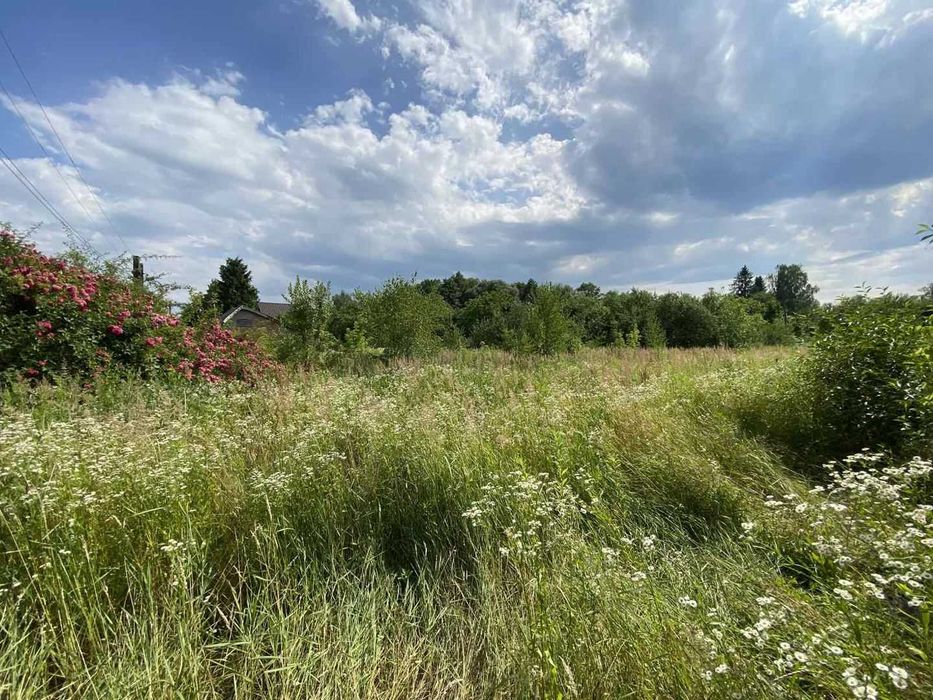 Продаю дві земельні ділянки вул. Галечко