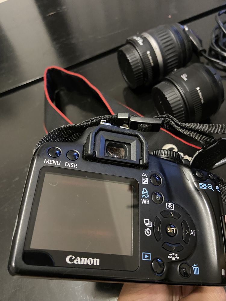 Canon EOS 1000D + extras (sem caixa)