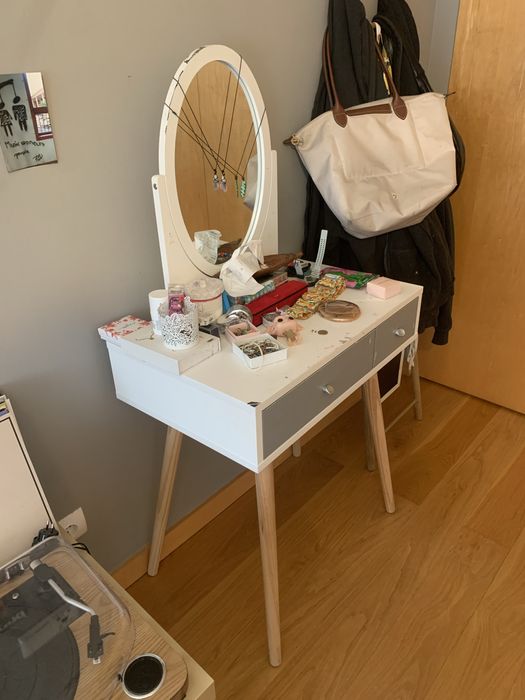 Tocador com espelho