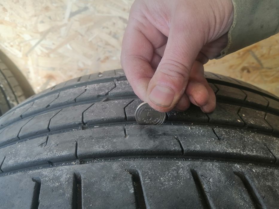 Продаю колісні диски r18 з літньою гумою для vag