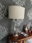 Lampa stojąca w stylu glamour