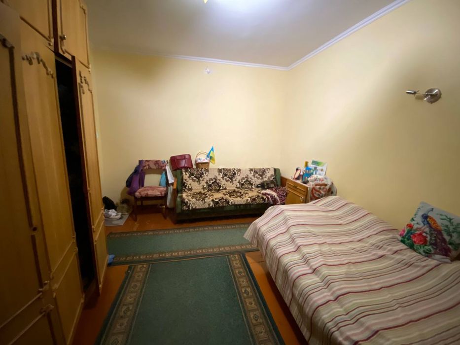 Здається окрема кімната без власника, 12 школа