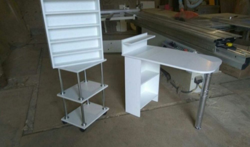 Стол маникюрный стол для маникюра.