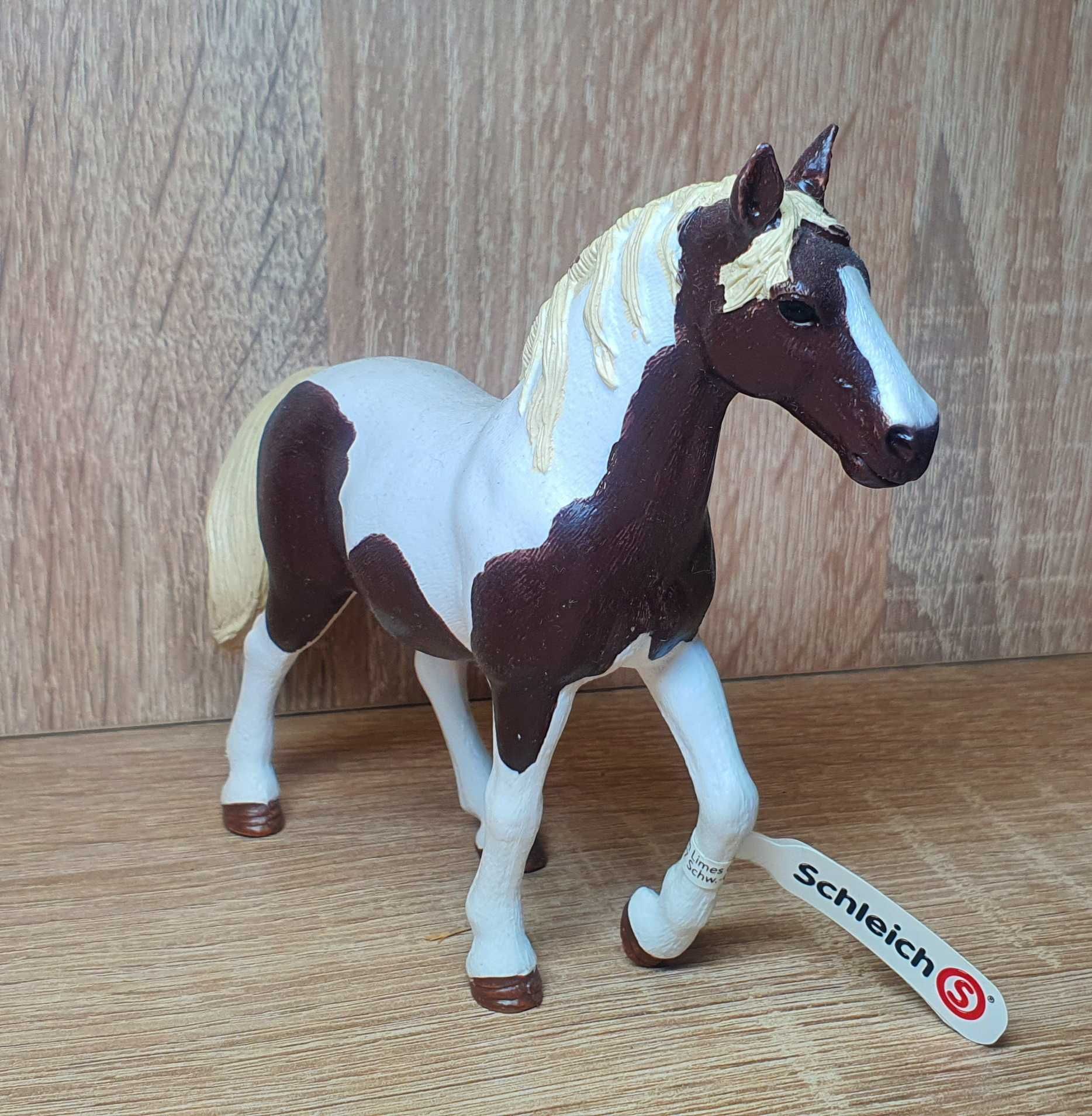 Schleich : Farm World – Pinto Klacz Nowy .