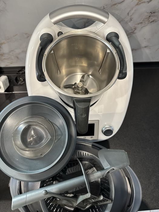 Thermomix TM5 z akcesoriami